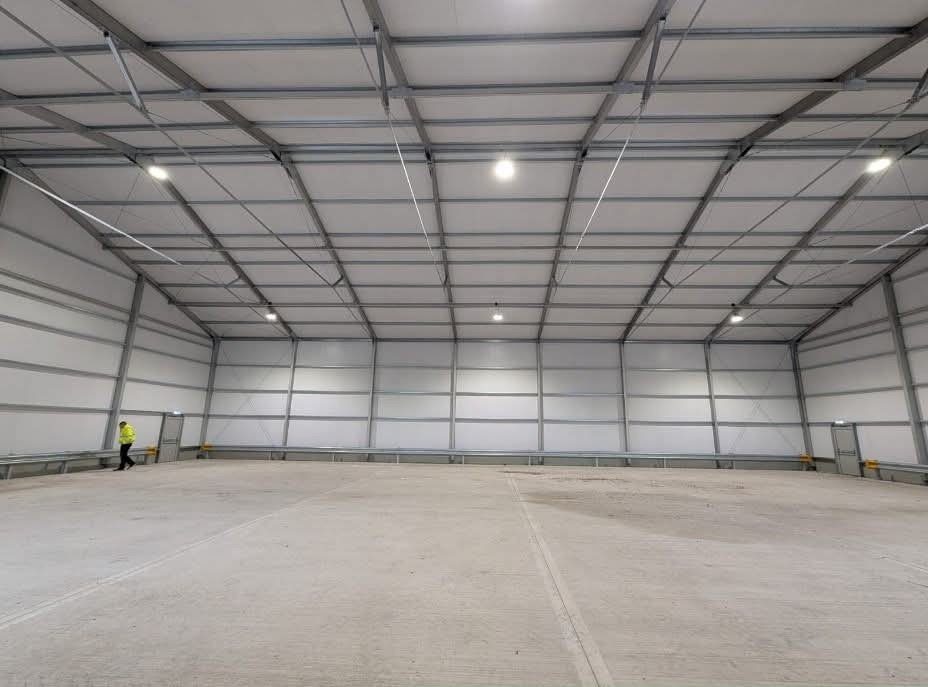 Lighting installation in a new warehouse unit